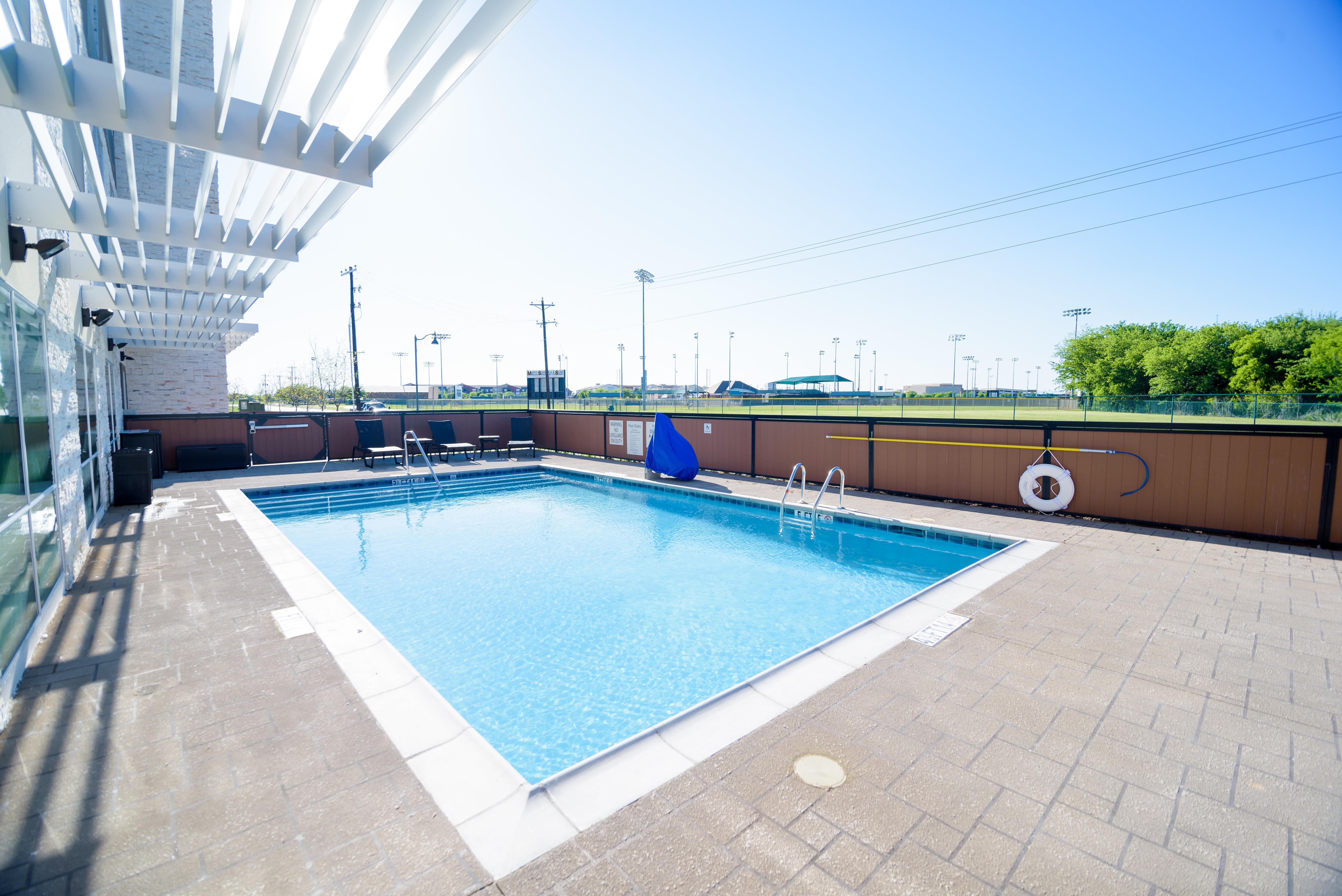 Holiday Inn Express & Suites Mckinney - Frisco East By Ihg McKinney Exterior foto